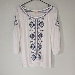 Lucky & Coco | White & Blue Embroidered 3/4 Sleeve Peasant Top Size Large